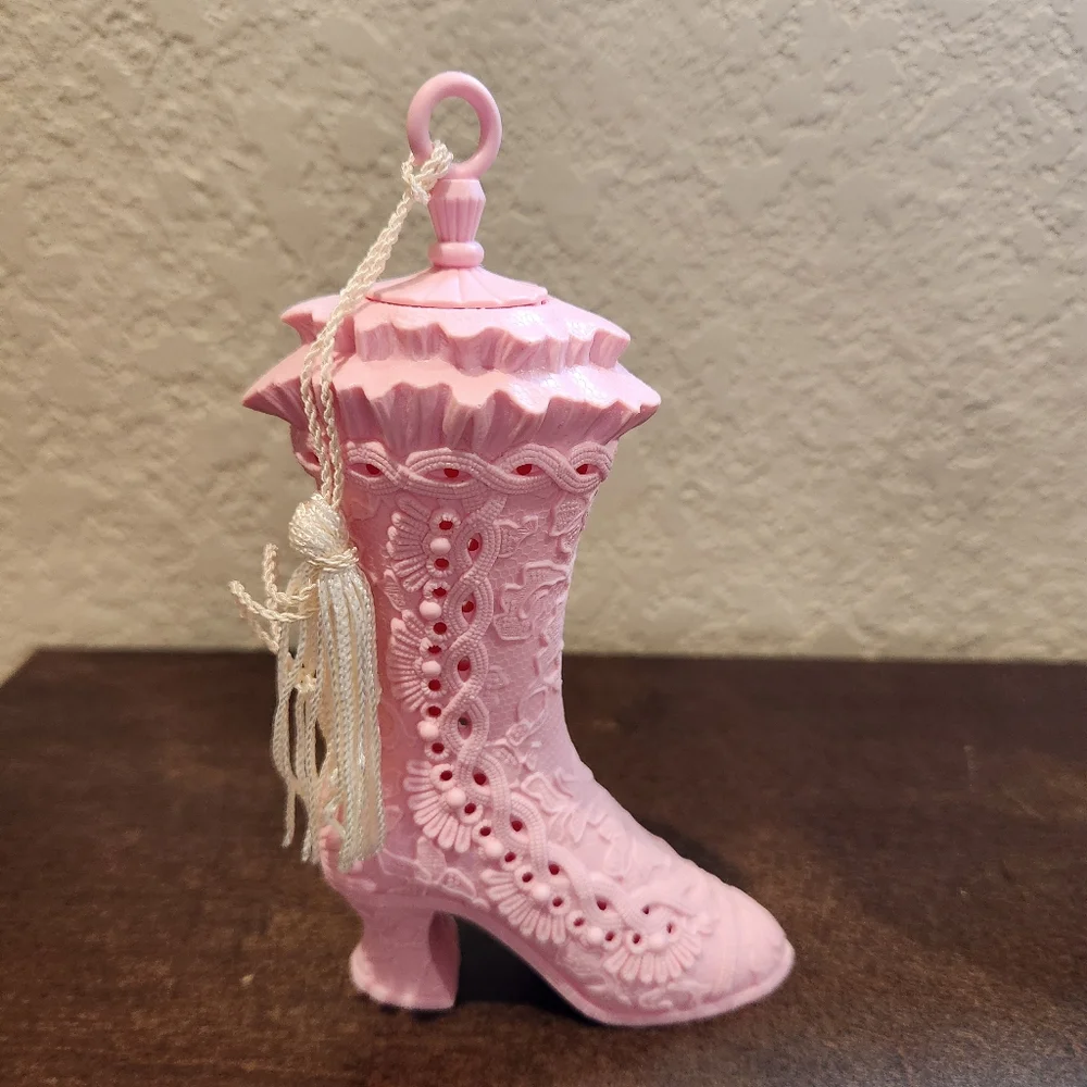 Avon Vintage Frilly Boot Pink Closet Pomander Pink Potpourri & Wax Chip